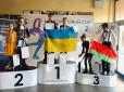 З архіву ПУ. Жовто-блакитний прапор відтіснив з п'єдесталу російський триколор: Три пари юних українських фігуристів феєрично перемогли на міжнародному турнірі у Польщі (фотофакти)