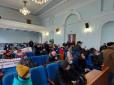 З архіву ПУ. Мирний протест добігає кінця: У Житомирі люди штурмом взяли облраду, вимагають від Зеленського знизити ціну на газ